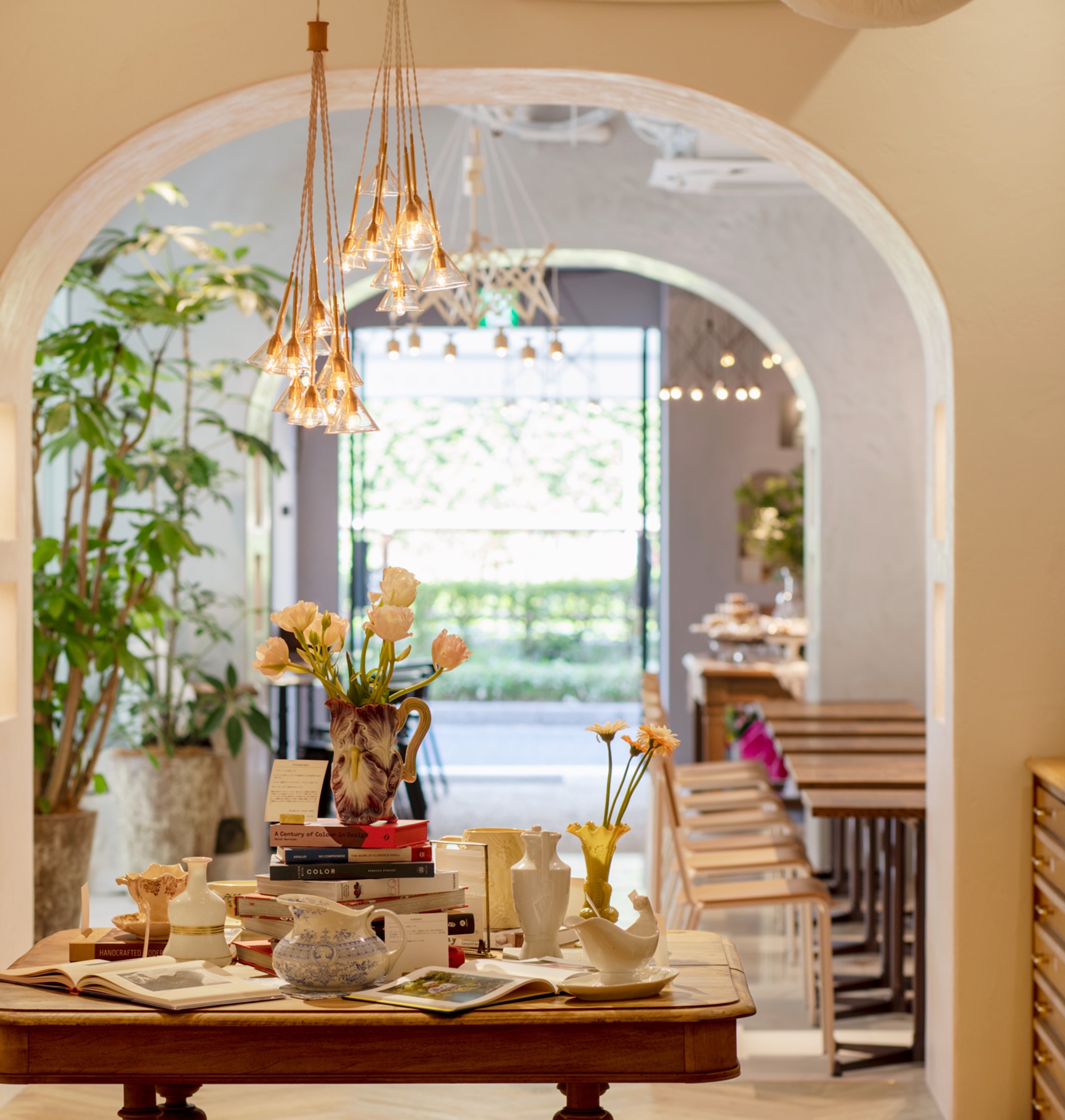 桜とクラフトマーケット